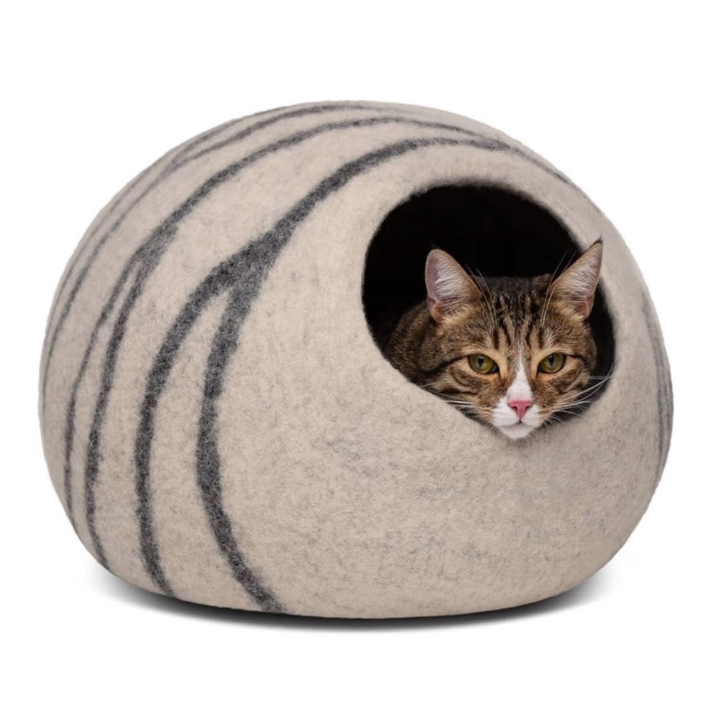 NWT Meowfia handmade wool cat cave with felt ball - size large - Picture 2 of 16